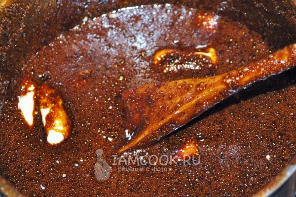 Положить масло