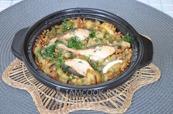 Фото горбуши с гречкой и баклажанами