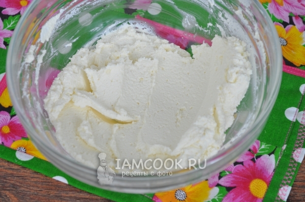 Взбить творог с сахаром