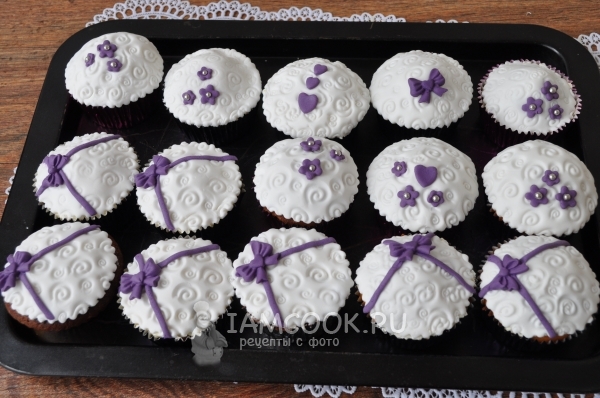 Готовые свадебные капкейки