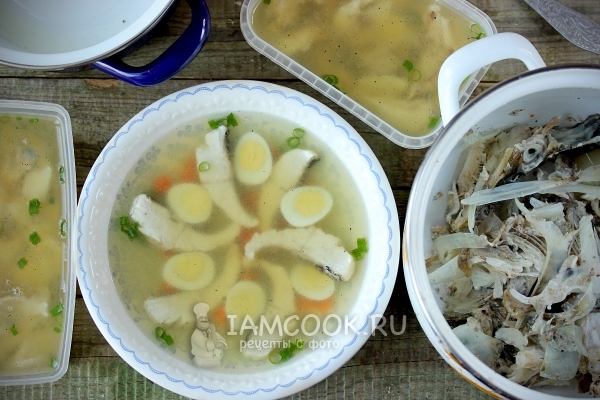 Залить рыбу бульоном