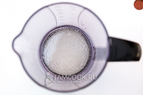 Соединить масло с водой