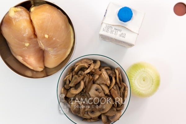 Ингредиенты для куриного филе с шампиньонами в сливках