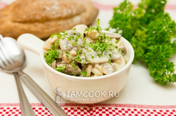 Фото куриного филе с шампиньонами в сливках