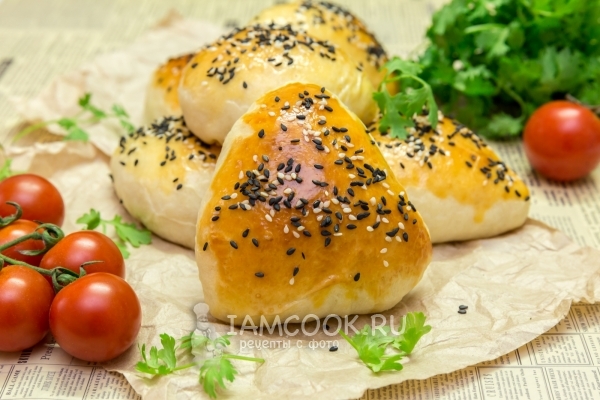 Фото духовых пирожков с картофелем и луком