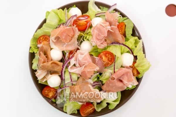 Фото салата с пармской ветчиной