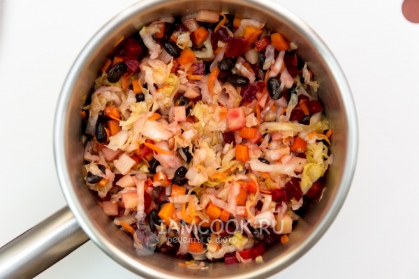 Рецепт салата с черной фасолью и квашеной капустой