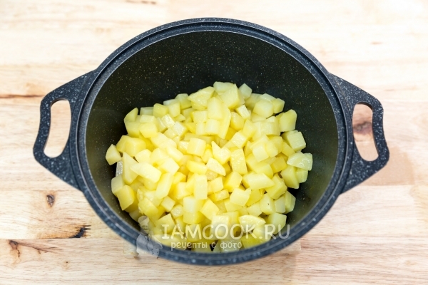 Обжарить картофель