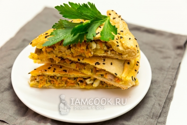 Фото пирога с консервированным тунцом