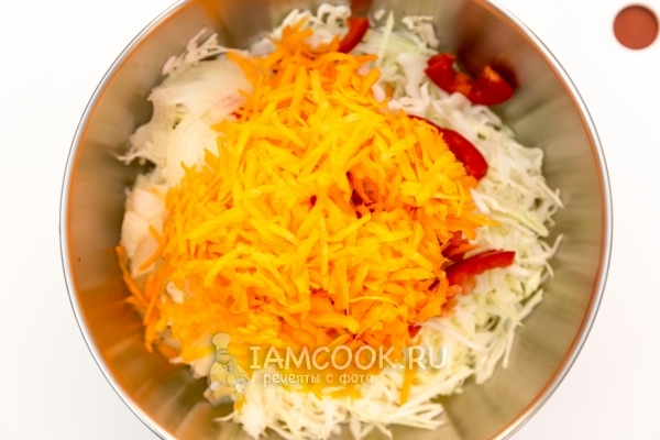 Соединить измельченные овощи