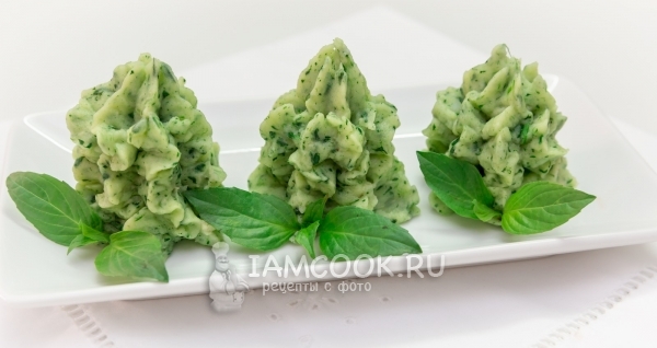 Фото картофельного пюре со шпинатом и чесноком