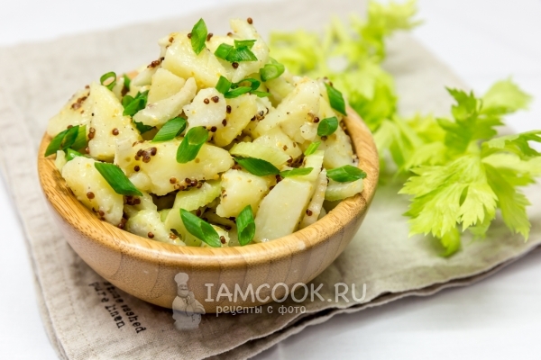 Фото постного салата со стеблевым сельдереем