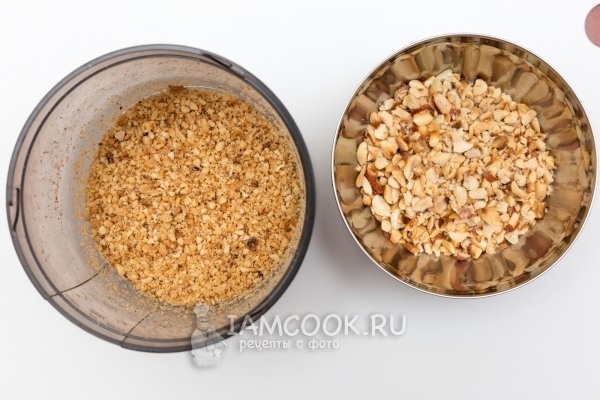 Измельчить орехи