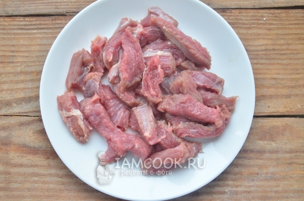Порезать говядину