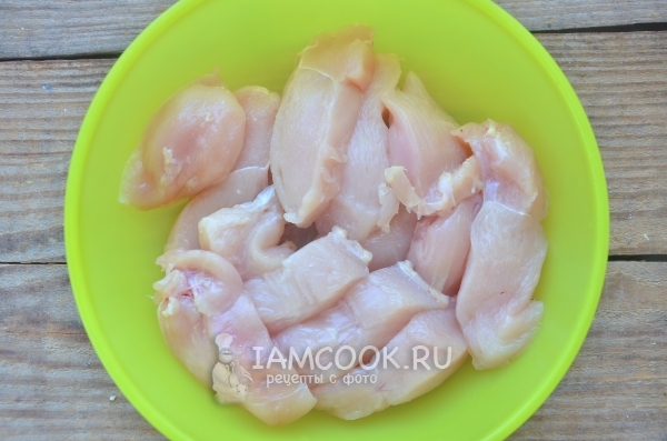 Порезать куриное филе