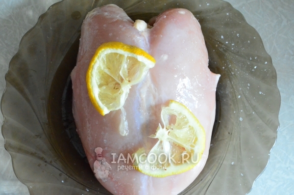 Полить соком лимона