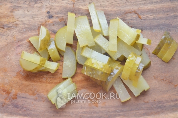 Порезать огурцы