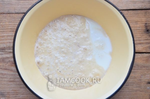 Влить кефир