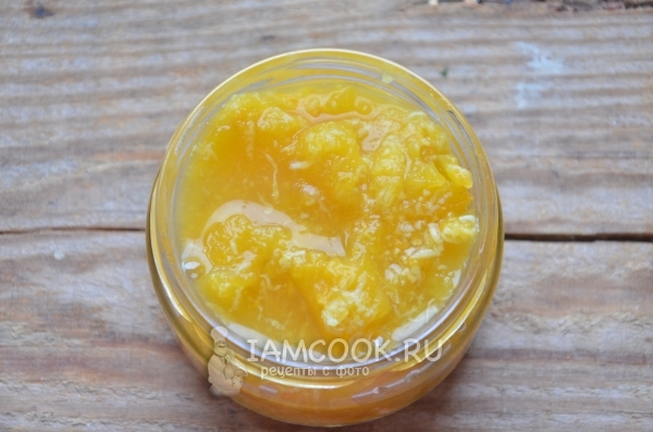 Переложить варенье в банку