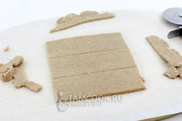 Вырезать из теста прямоугольники