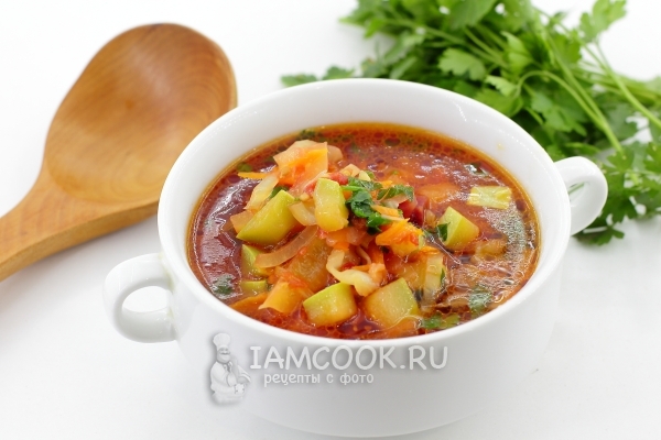 Фото вкусного летнего борща со свеклой