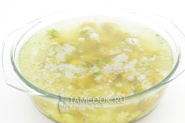 Положить фрикадельки в суп