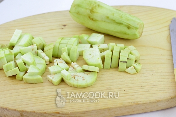 Порезать баклажаны