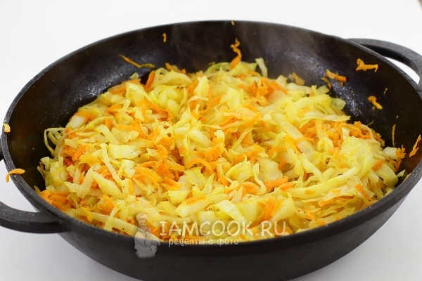 Обжарить овощи на сковороде