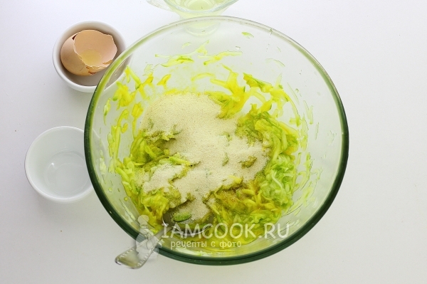 Кабачковая масса с манкой для кабачковых оладьев