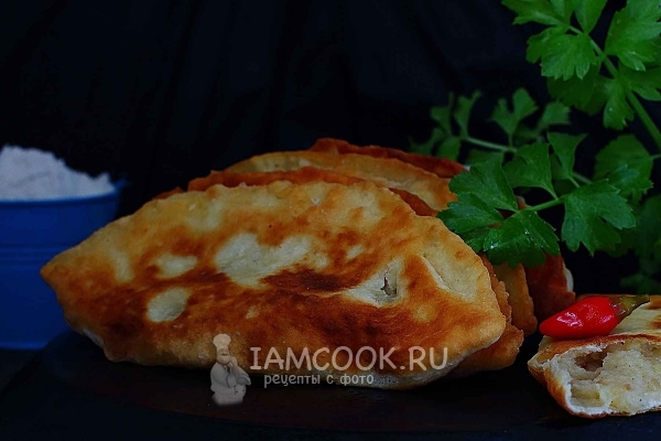 Фото жареных пирожков с картошкой на кефире (на сковороде)