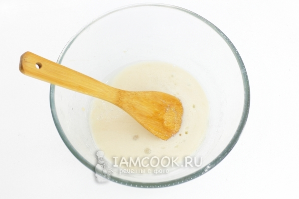 Добавить соль и масло