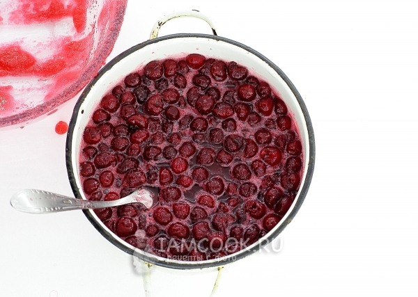 Поставить варить варенье