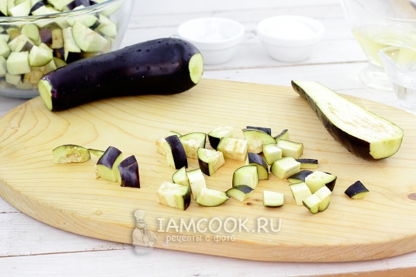 Порезать баклажаны