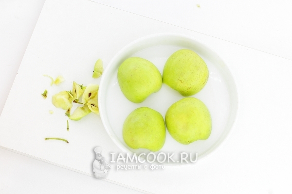 Почистить яблоки