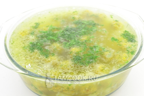 Добавить зелень, соль и перец