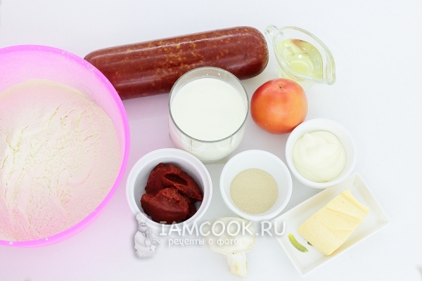 Ингредиенты для пиццы на дрожжевом тесте с колбасой