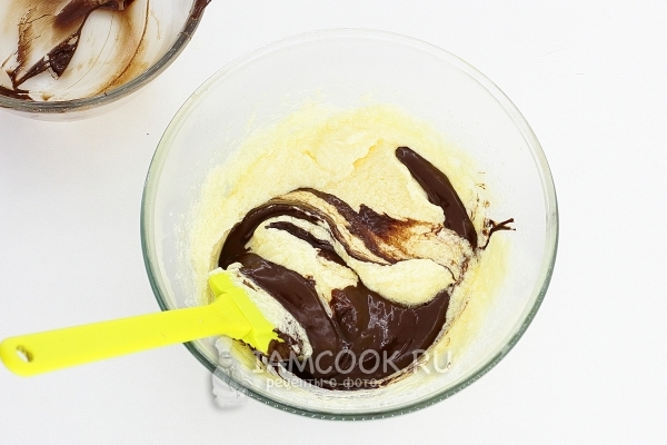 Добавить шоколад