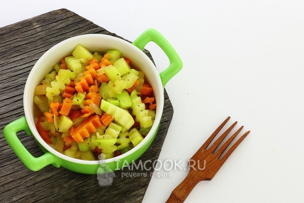 Рецепт тушеных кабачков с морковью и луком