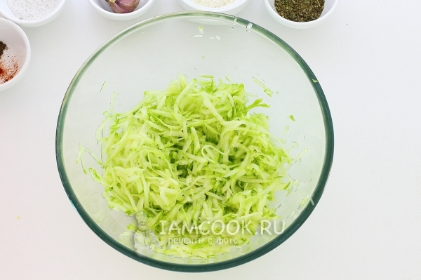 Потереть кабачок