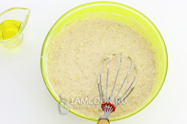 Влить масло