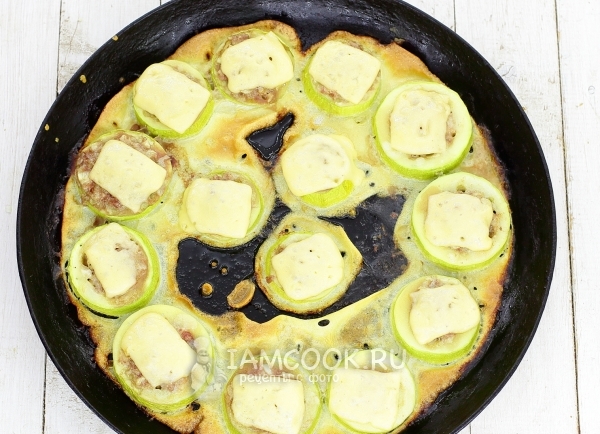 Рецепт кабачков с мясным фаршем в кляре в духовке