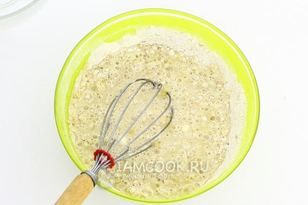 Смешать жидкую и сухую смеси