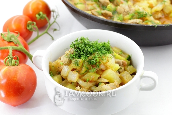 Фото овощного рагу из кабачков с мясом и баклажанами