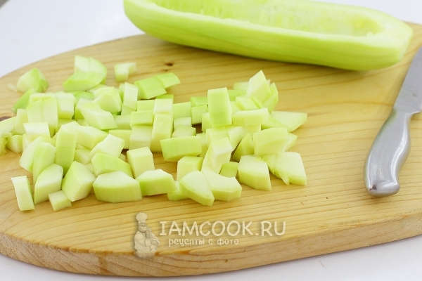 Порезать кабачки