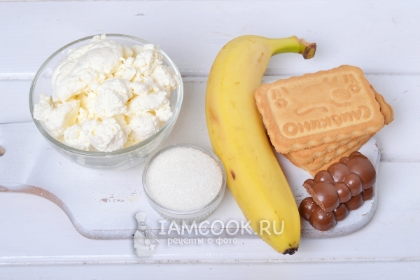 Ингредиенты для десерта из печенья и творога без выпечки