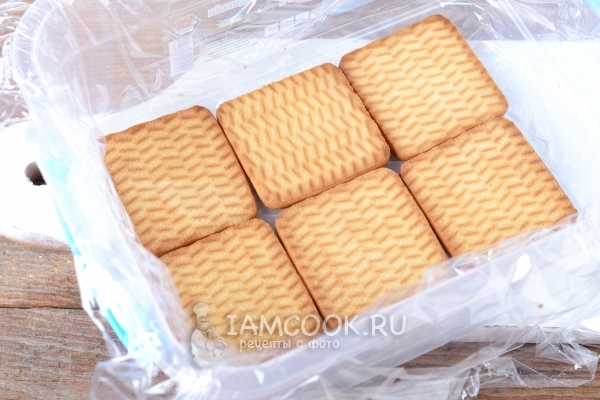 Выложить в форму слой печенья