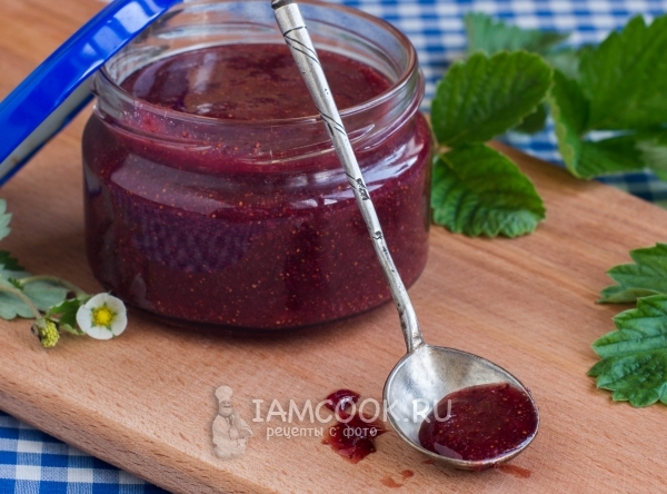 Фото джема из лесной земляники