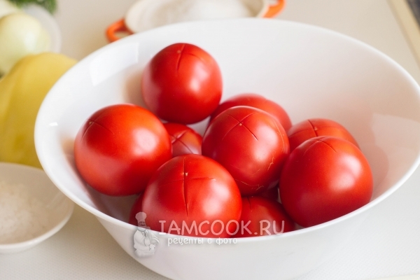 Сделать на помидоре надрезы