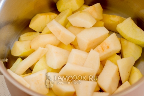 Порезать яблоки и груши