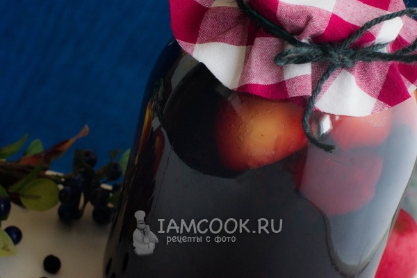 Рецепт компота из черноплодки с яблоками на зиму